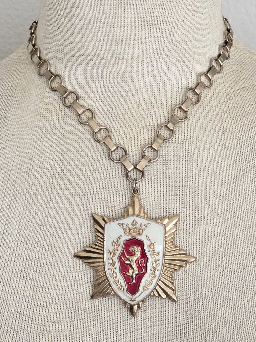 Vintage Heraldry Lion Laurel & Crown Medal Pendant Necklace